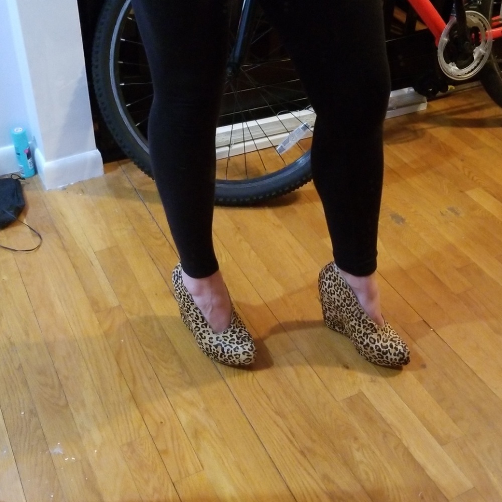 Matiko Leopard Shoes - Picture 5 of 5